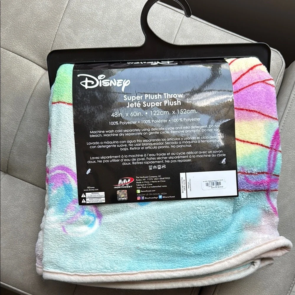 NWT New Disney Little Mermaid Ariel Dream Plush Throw Blanket from Hot Topic - Picture 3 of 4